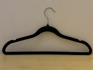 Cabide veludo 42cm Preto OR59600